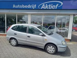 Grijs Gebruikt 2004 Nissan Almera Tino Visia MPV | € 1.500 (Eerlijke prijs)