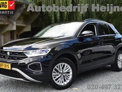 Zwart Gebruikt 2024 VW T-Roc Life SUV | € 26.945 (Goede deal)