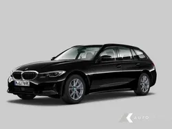 Zwart Gebruikt 2022 BMW 330e Sport Line Stationwagen | € 34.900 (Goede deal)
