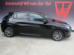 Zwart Gebruikt 2021 Peugeot e-208 Allure Hatchback | € 13.900 (Goede deal)