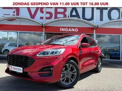 Rood, metallic lak Gebruikt 2020 Ford Kuga ST-Line SUV | € 24.450 (Goede deal)