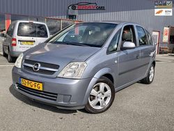 Grijs Gebruikt 2004 Opel Meriva MPV | € 999 (Eerlijke prijs)