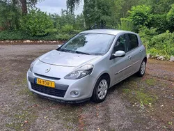 Zilver Gebruikt 2012 Renault Clio IV Collection Hatchback | € 3.000 (Duur)