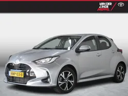 Grijs Gebruikt 2024 Toyota Yaris Hybrid Edition Hatchback | € 26.450 (Eerlijke prijs)