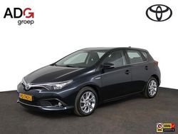 Grijs Gebruikt 2015 Toyota Auris Hatchback | € 13.950 (Eerlijke prijs)