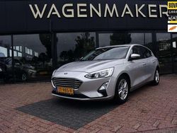 Grijs, metallic lak Gebruikt 2018 Ford Focus Business Edition Hatchback | € 11.950 (Goede deal)