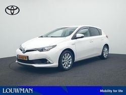 Wit Gebruikt 2015 Toyota Auris Executive Hatchback | € 14.480 (Eerlijke prijs)
