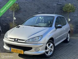 Grijs Gebruikt 2005 Peugeot 206 Quiksilver Hatchback | € 999 (Eerlijke prijs)