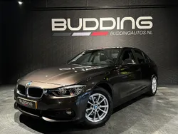 Bruin, metallic lak Gebruikt 2017 BMW 318 Executive Sedan | € 17.950 (Goede deal)