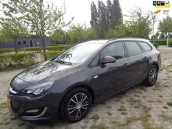Grijs Gebruikt 2014 Opel Astra Business Stationwagen | € 3.399 (Eerlijke prijs)
