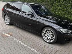 Zwart Gebruikt 2015 BMW 318 Sport Line Stationwagen | € 14.250 (Goede deal)