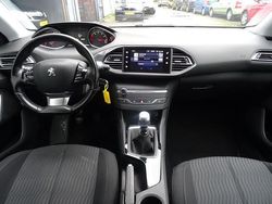 Grijs Gebruikt 2016 Peugeot 308 Premium Stationwagen | € 5.499 (Goede deal)