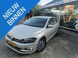 Grijs, metallic lak Gebruikt 2018 VW Polo Comfortline Hatchback | € 12.950 (Eerlijke prijs)