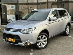 Grijs Gebruikt 2015 Mitsubishi Outlander P-HEV Edition SUV | € 10.950 (Eerlijke prijs)