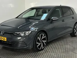 Grijs Gebruikt 2023 VW Golf VIII Life Hatchback | € 23.450 (Goede deal)