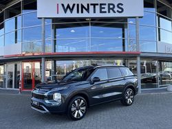 Graphite grey metallic/ zwart dak (donker grijs metallic) Nieuw 2025 Mitsubishi Outlander P-HEV SUV | € 61.100