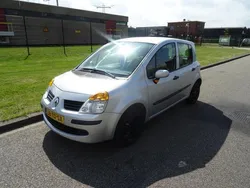 Grijs, metallic lak Gebruikt 2006 Renault Modus MPV | € 2.695