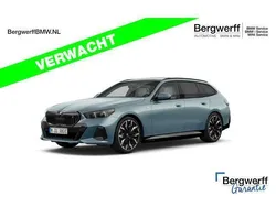 Groen, metallic lak Gebruikt 2024 BMW i5 M Sport Sedan | € 69.875 (Duur)