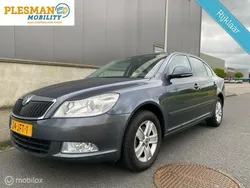 Grijs Gebruikt 2009 Skoda Octavia Ambition Hatchback | € 4.900 (Eerlijke prijs)