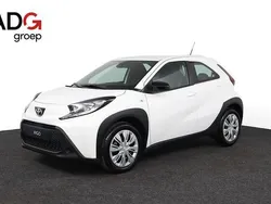 Wit Gebruikt 2024 Toyota Aygo Play Hatchback | € 18.400 (Eerlijke prijs)