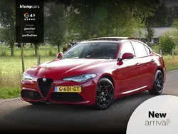 Rood Gebruikt 2017 Alfa Romeo Giulia Veloce Sedan | € 25.900 (Eerlijke prijs)
