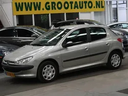 Grijs Gebruikt 2004 Peugeot 206 Hatchback | € 1.944 (Eerlijke prijs)