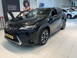 Zwart Gebruikt 2023 Lexus UX 250h Business Edition SUV | € 38.950 (Iets duurder)