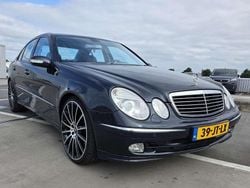 Blauw Gebruikt 2002 Mercedes E500 Avantgarde Sedan | € 8.250 (Super prijs)