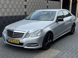 Grijs, metallic lak Gebruikt 2012 Mercedes E200 Sedan | € 9.450 (Eerlijke prijs)