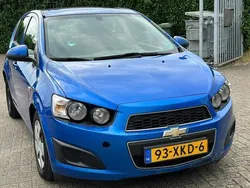 Blauw, metallic lak Gebruikt 2012 Chevrolet Aveo LT Hatchback | € 1.950