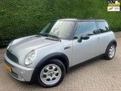 Grijs Gebruikt 2005 Mini Cooper Hatchback | € 3.000