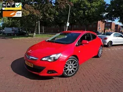 Rood Gebruikt 2014 Opel Astra GTC Sport Hatchback | € 9.944 (Iets duurder)