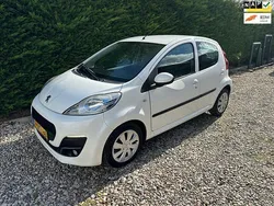 Wit Gebruikt 2014 Peugeot 107 Active Hatchback | € 2.750 (Goede deal)