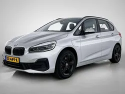 Grijs, metallic lak Gebruikt 2018 BMW 225 Active Tourer iPerformance MPV | € 18.445 (Eerlijke prijs)