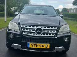 Zwart Gebruikt 2010 Mercedes ML300 SUV | € 12.999