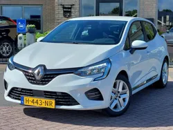 Wit Gebruikt 2020 Renault Clio V Zen Hatchback | € 12.200 (Eerlijke prijs)