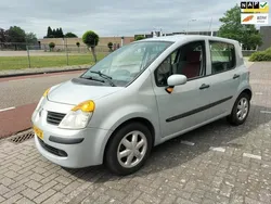 Grijs Gebruikt 2005 Renault Modus MPV | € 1.950 (Goede deal)