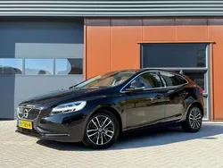 Zwart, metallic lak Gebruikt 2017 Volvo V40 Stationwagen | € 16.250 (Duur)