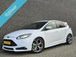 Wit Gebruikt 2013 Ford Focus ST Hatchback | € 19.995