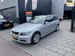 Grijs, metallic lak Gebruikt 2006 BMW 320 Executive Stationwagen | € 4.499 (Eerlijke prijs)