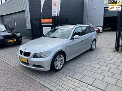 Grijs, metallic lak Gebruikt 2006 BMW 320 Executive Stationwagen | € 4.499 (Eerlijke prijs)