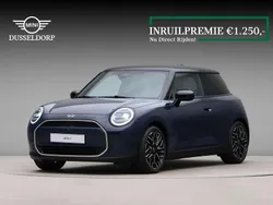 Blauw Nieuw 2025 Mini Cooper Favoured Hatchback | € 39.490 (Eerlijke prijs)