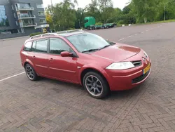 Rood Gebruikt 2008 Renault Mégane GrandTour Business Stationwagen | € 1.500 (Goede deal)