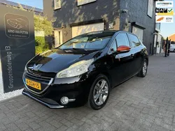 Zwart Gebruikt 2015 Peugeot 208 Roland Garros Hatchback | € 9.800 (Eerlijke prijs)