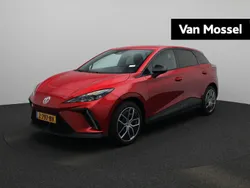 Rood Gebruikt 2024 MG MG4 EV Luxury Hatchback | € 26.495 (Eerlijke prijs)
