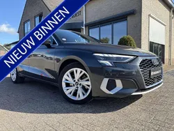 Grijs, metallic lak Gebruikt 2020 Audi A3 Sportback Business Hatchback | € 23.950