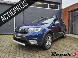 Blauw, metallic lak Gebruikt 2018 Dacia Sandero Stepway Hatchback | € 7.495 (Eerlijke prijs)