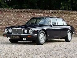 Blauw Gebruikt 1985 Jaguar XJ12 Sedan | € 24.500