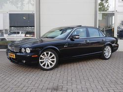 Zwart, metallic lak Gebruikt 2008 Jaguar XJ Executive Sedan | € 18.950 (Duur)