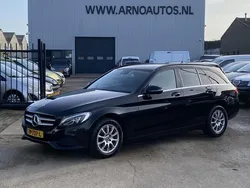 Zwart, metallic lak Gebruikt 2017 Mercedes C200 Premium Stationwagen | € 13.895 (Duur)